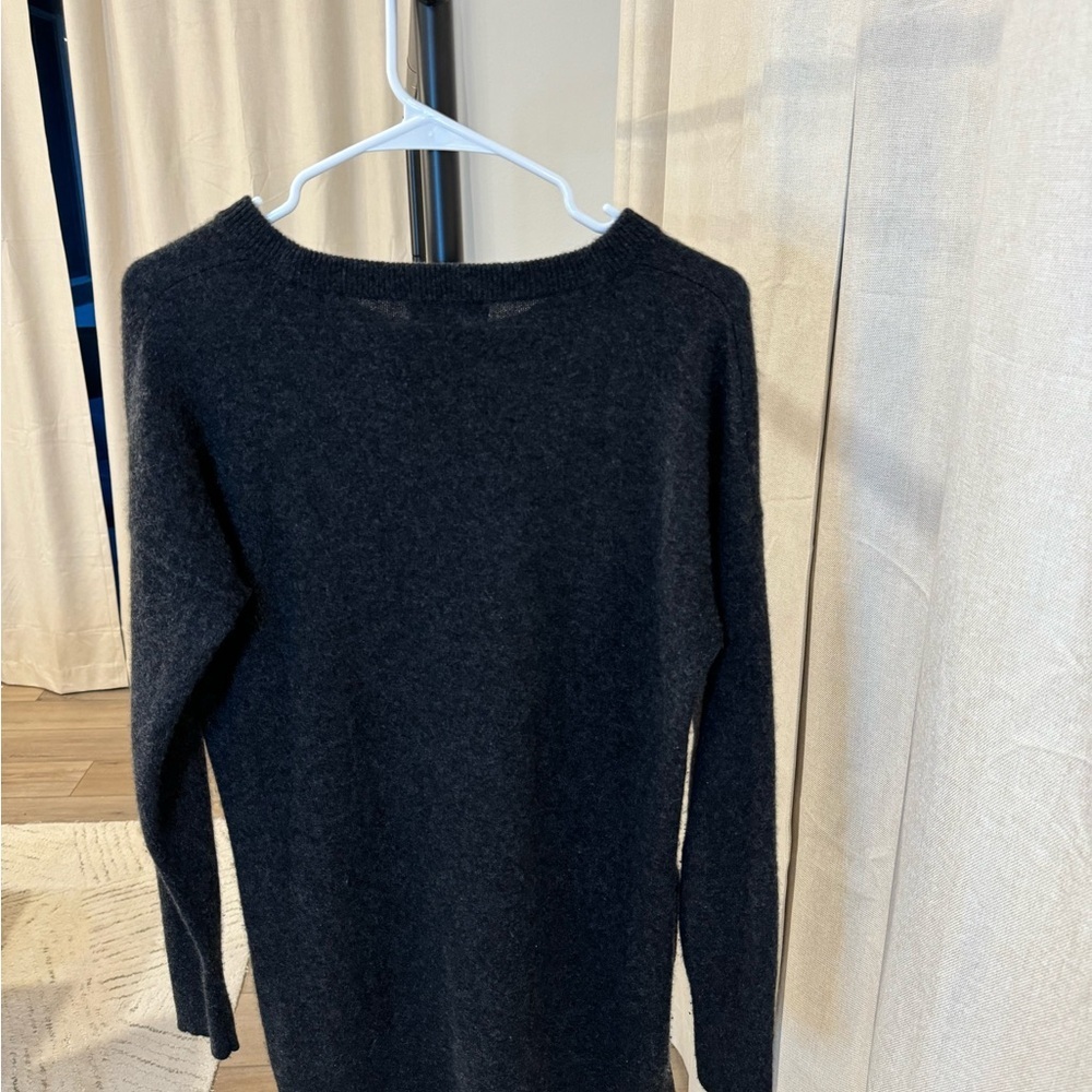 Madewell Dark Gray 100% Cashmere Pocket pullover long line Sweater Size Medium - Picture 3 of 4